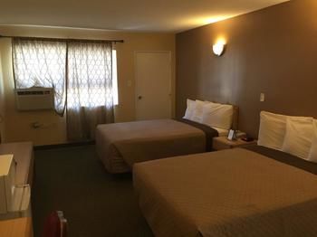 2 Full Beds Non Smoking Photo 2