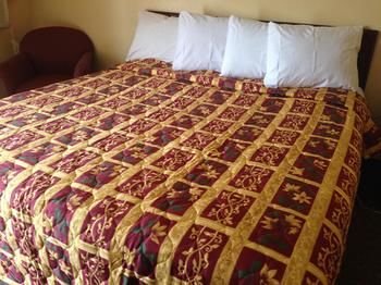 1 Queen Bed Non Smoking Photo 1