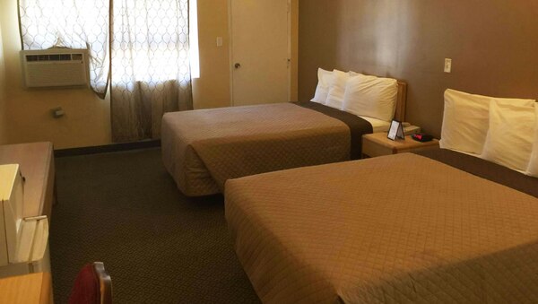 Suite - 2 Queen Beds Non Smoking Photo 2