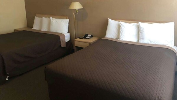 2 Full Beds Non Smoking Photo 4